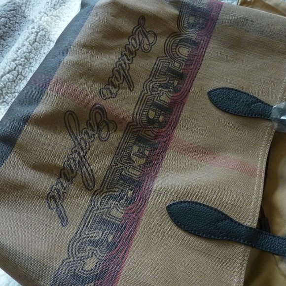 BURBERRY Medium Doodle Canvas Logo Tote Bag - Picture 10 of 15